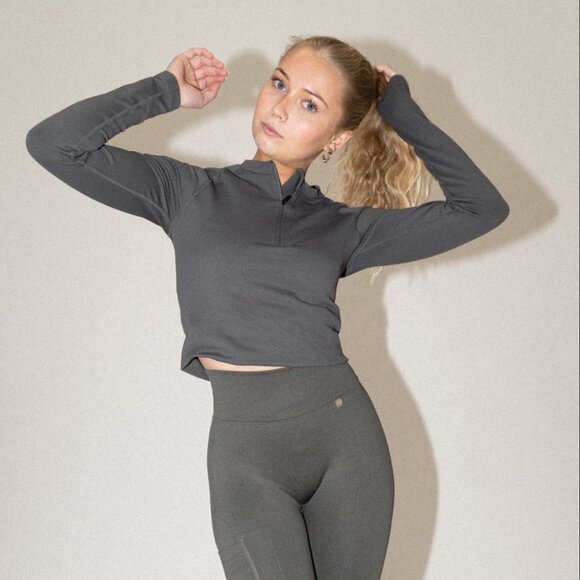 NWOT Pomme Equestrian Rose Dark Shadow Top - Size XS/S - Picture 2 of 7